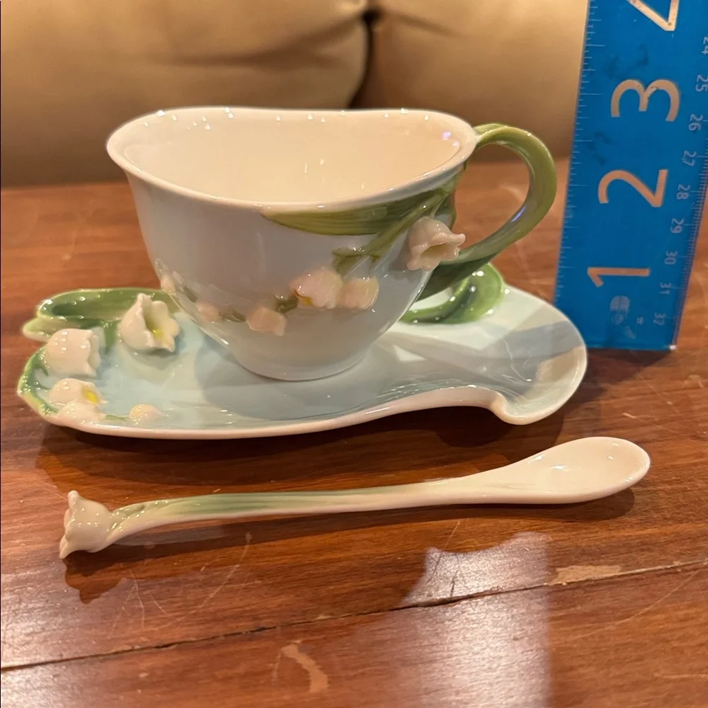 NWOT Two’s Company Teacup Saucer Spoon Set Garden Tea Cottagecore Lily Of Valley - Picture 12 of 13
